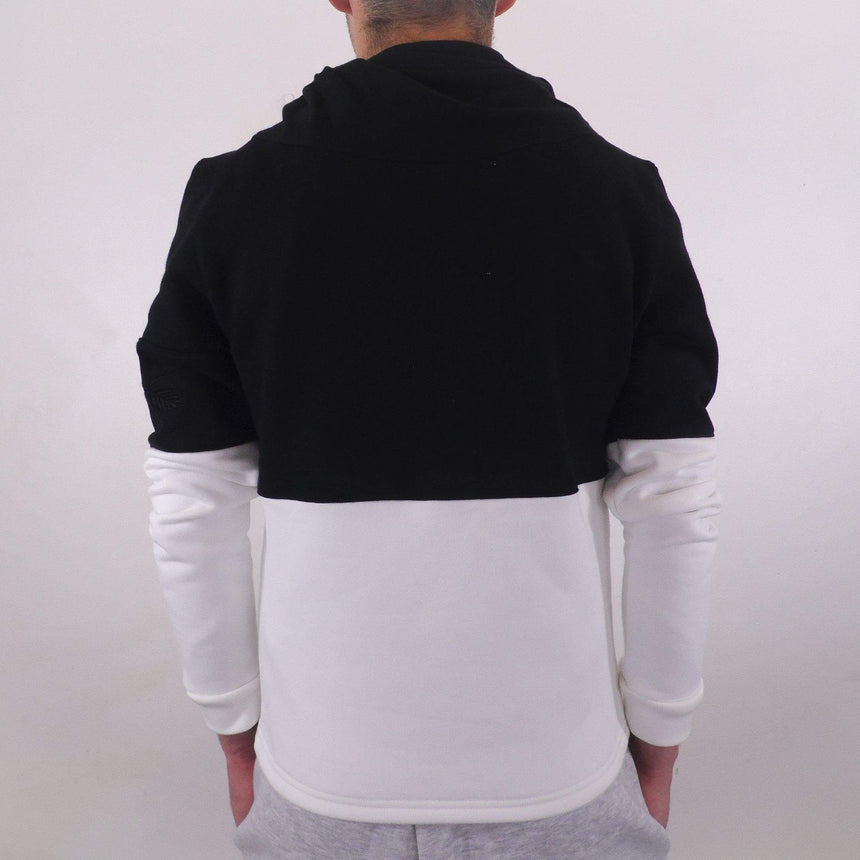 BLACK AND WHITE PULLOVER BACK